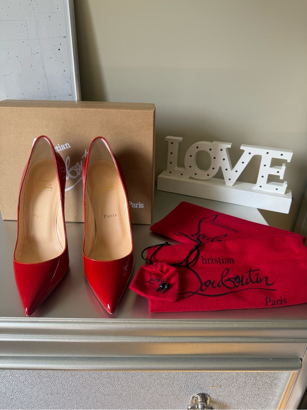 *Brand New* Authentic Christian Louboutin Pumps “So Kate” - EU 39 - Red Patent